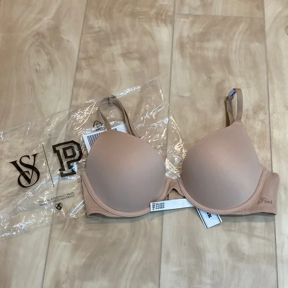 NWT VS PINK lightly lined T-shirt bra - Picture 2 of 11